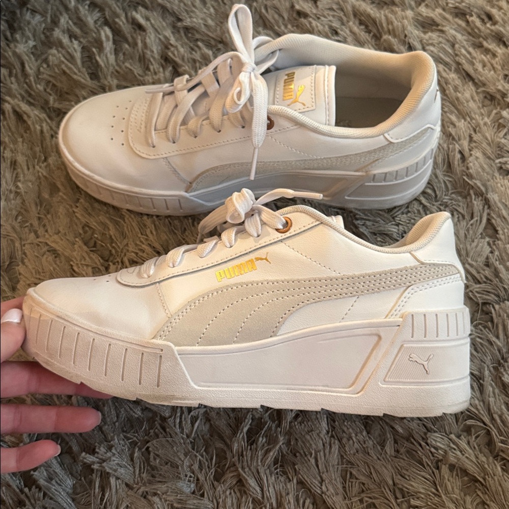 Puma platform sneakers size 7 white & gray